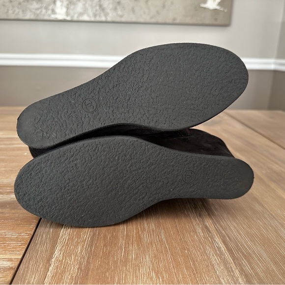 CHANEL Suede Wedge Booties CC Chain size 41 - Picture 10 of 12